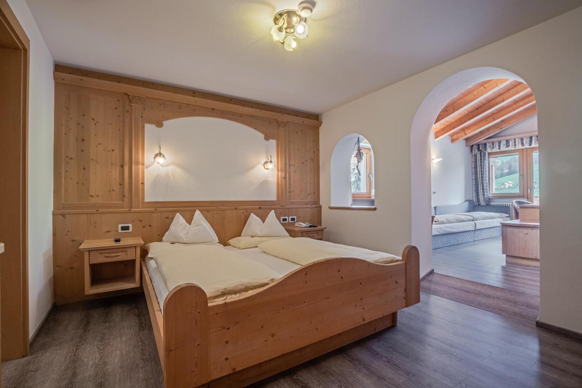Pensione Camoscio La Villa  Esterno foto