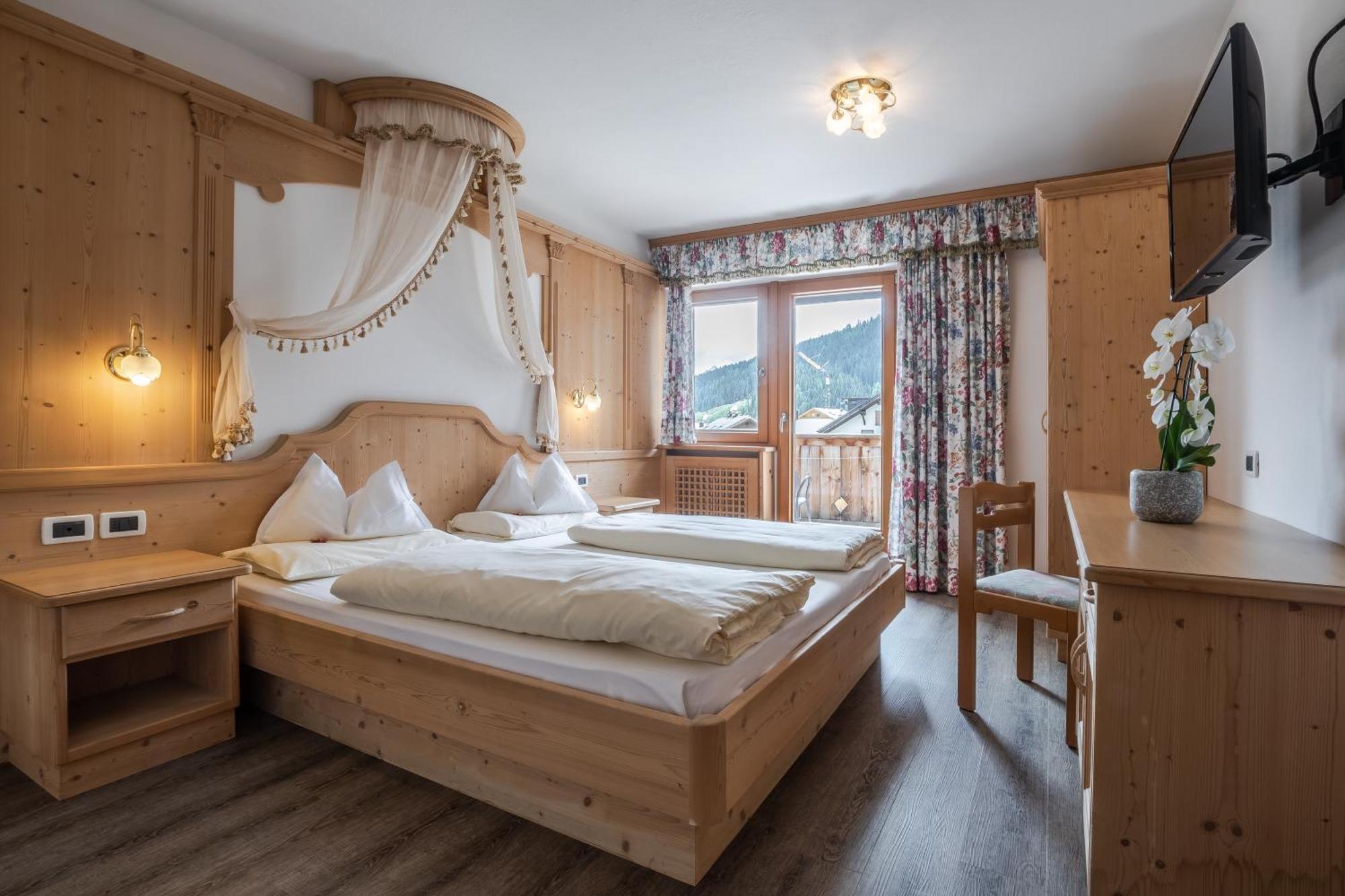 Pensione Camoscio La Villa  Esterno foto
